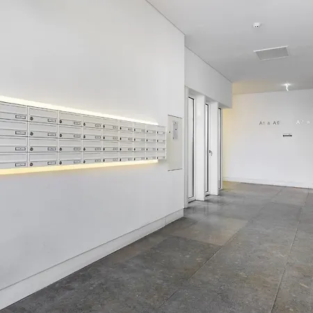 Whome | Ribeira 11 Design Лісабон